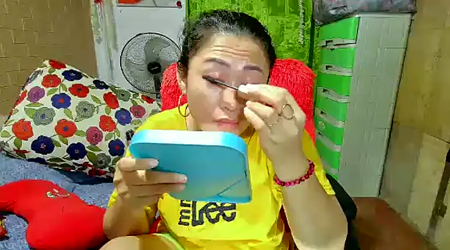 Snapshot of M_e_c_e_l chatting on February 6, 2025, 2:58 pm M e c e l online show from February 6, 2025, 2:58 pm