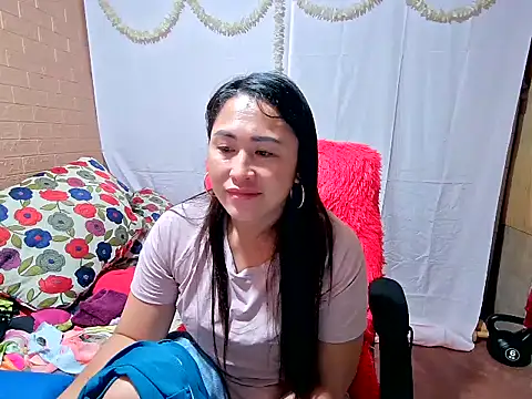 Snapshot of M_e_c_e_l chatting on February 23, 2025, 3:40 pm M e c e l online show from February 23, 2025, 3:40 pm