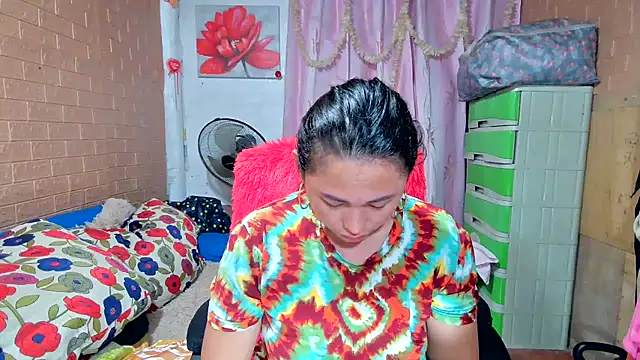 Snapshot of M_e_c_e_l chatting on February 26, 2025, 8:54 pm M e c e l online show from February 26, 2025, 8:54 pm