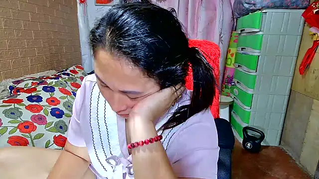 Snapshot of M_e_c_e_l chatting on March 4, 2025, 2:49 am M e c e l online show from March 4, 2025, 2:49 am