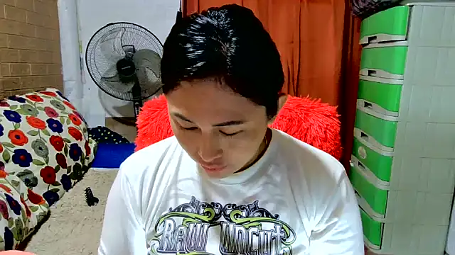 Snapshot of M_e_c_e_l chatting on September 10, 2025, 9:15 pm M e c e l online show from September 10, 2025, 9:15 pm