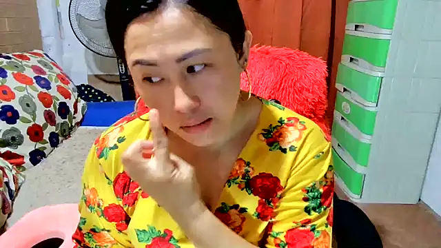 Snapshot of M_e_c_e_l chatting on September 19, 2025, 9:48 pm M e c e l online show from September 19, 2025, 9:48 pm