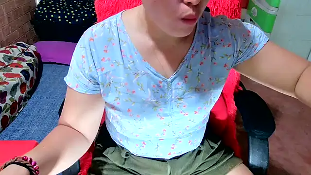 Snapshot of M_e_c_e_l chatting on October 9, 2025, 2:09 am M e c e l online show from October 9, 2025, 2:09 am