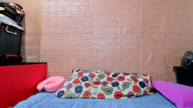 Snapshot of M_e_c_e_l chatting on October 10, 2025, 7:35 pm M e c e l online show from October 10, 2025, 7:35 pm