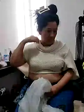 Snapshot of Diosasky chatting on February 6, 2025, 12:59 pm Diosasky online show from February 6, 2025, 12:59 pm