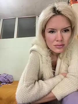 Keylili online show from February 3, 2026, 9:58 am