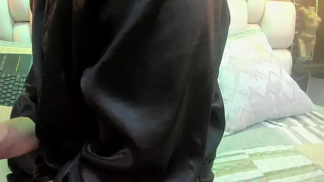 Salo Heaven online show from December 15, 2025, 1:37 pm