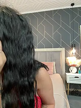Snapshot of EmyLaveau chatting on March 5, 2025, 6:23 am EmyLaveau online show from March 5, 2025, 6:23 am