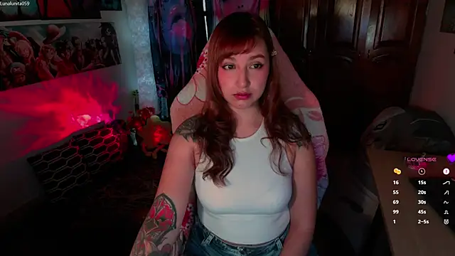 Snapshot of emma_luna59 chatting on April 24, 2026, 8:55 pm emma luna59 online show from April 24, 2026, 8:55 pm
