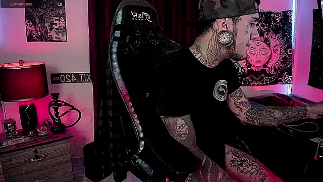 Snapshot of josh__ackerman chatting on January 5, 2025, 12:10 pm josh ackerman online show from January 5, 2025, 12:10 pm