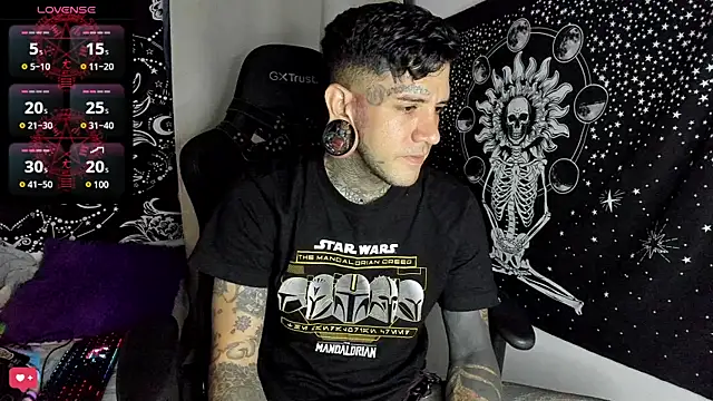 Snapshot of josh__ackerman chatting on January 15, 2025, 1:02 am josh ackerman online show from January 15, 2025, 1:02 am