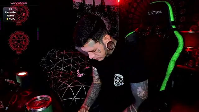 Snapshot of josh__ackerman chatting on October 5, 2025, 2:48 pm josh ackerman online show from October 5, 2025, 2:48 pm