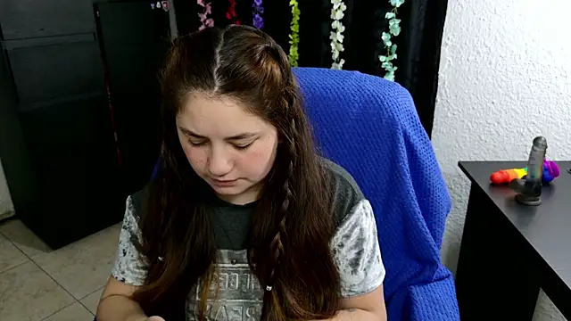 Snapshot of ann_bronw chatting on September 26, 2025, 12:36 am ann bronw online show from September 26, 2025, 12:36 am