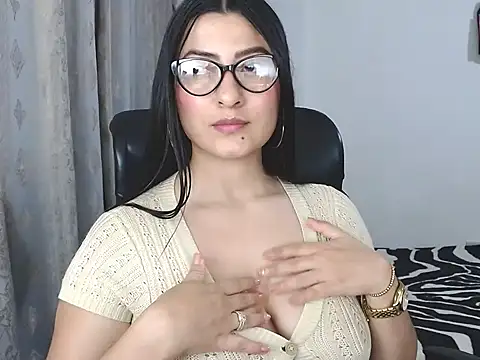 Snapshot of SavannaEvans001 chatting on March 10, 2026, 4:06 am SavannaEvans001 online show from March 10, 2026, 4:06 am