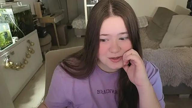 Snapshot of remirann_ chatting on March 7, 2026, 2:03 pm remirann online show from March 7, 2026, 2:03 pm