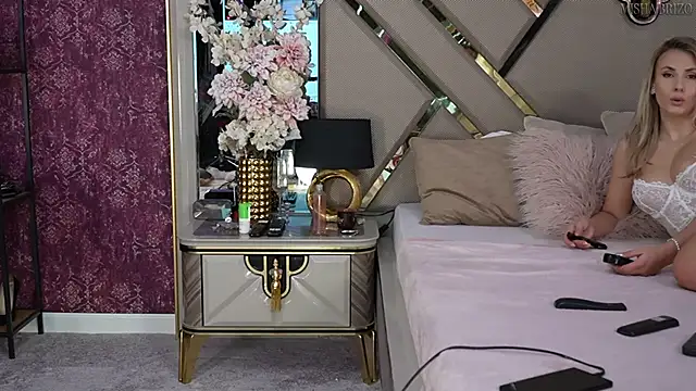 Snapshot of MishaBrizo chatting on December 11, 2024, 10:16 pm MishaBrizo online show from December 11, 2024, 10:16 pm