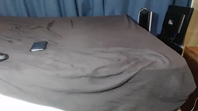 Snapshot of Sweetslender chatting on January 7, 2026, 7:33 am Sweetslender online show from January 7, 2026, 7:33 am