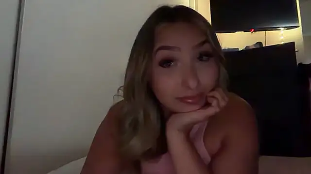 lustfulsmiles online show from June 13, 2026, 4:05 pm