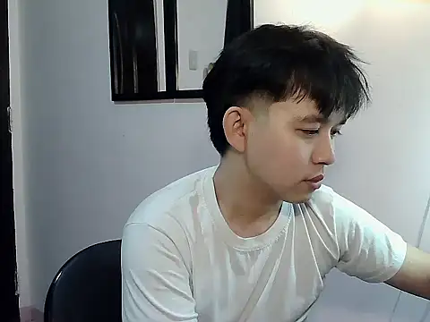 Snapshot of alfonsoasiancutie chatting on December 16, 2025, 12:10 pm alfonsoasiancutie online show from December 16, 2025, 12:10 pm