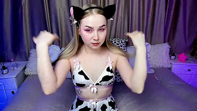 LilyStarlight online show from November 14, 2025, 5:17 am