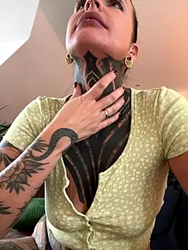 InkedBiitch online show from October 25, 2025, 7:38 am