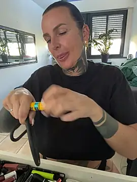InkedBiitch online show from July 10, 2026, 7:01 am