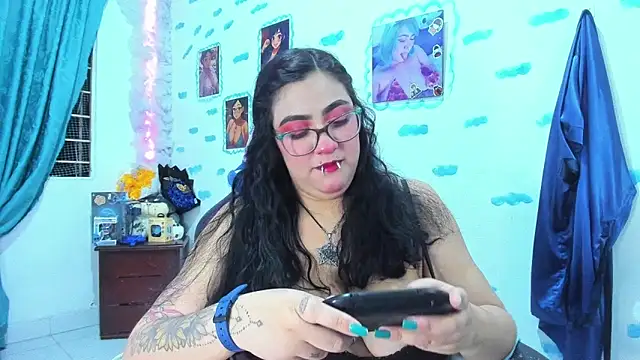 Snapshot of OnlyBluex chatting on January 17, 2026, 4:17 am OnlyBluex online show from January 17, 2026, 4:17 am