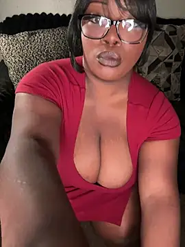 Snapshot of NikkiNoelanii chatting on April 22, 2026, 11:12 am NikkiNoelanii online show from April 22, 2026, 11:12 am