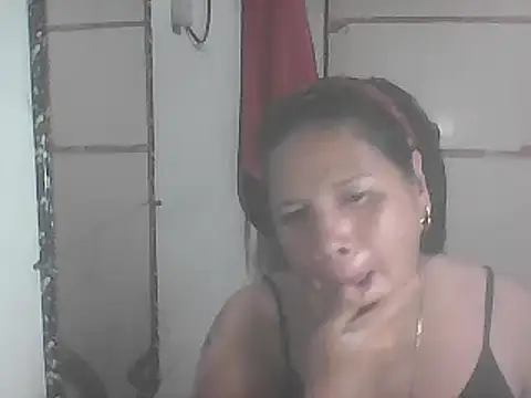 hotwet mama4uxx online show from February 3, 2025, 1:08 pm