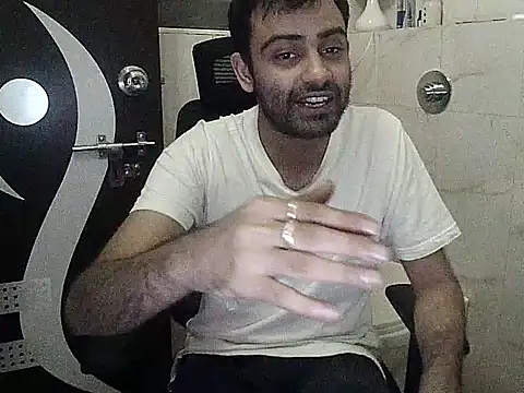 Snapshot of king_kong_india1 chatting on January 15, 2026, 8:01 pm king kong india1 online show from January 15, 2026, 8:01 pm