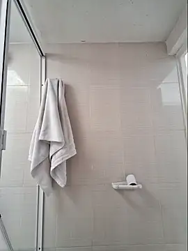 MariaPau 83 online show from December 5, 2025, 2:58 pm