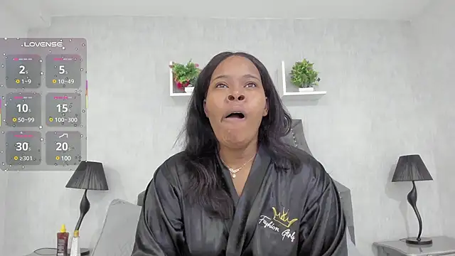 Snapshot of Rianamanson chatting on February 23, 2025, 1:24 am Rianamanson online show from February 23, 2025, 1:24 am