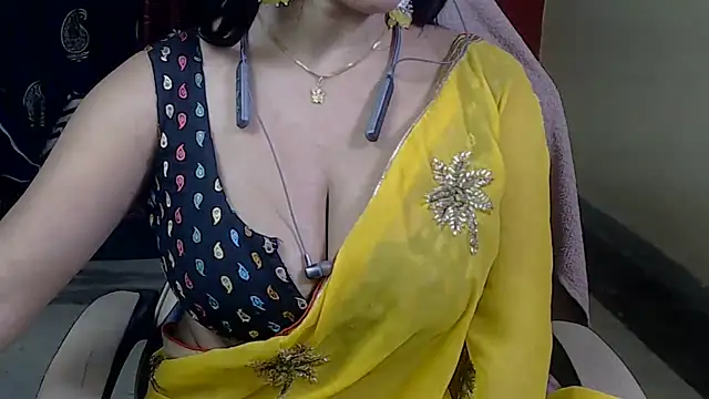 Snapshot of Naiaa-mylove chatting on January 20, 2025, 12:49 pm Naiaa-mylove online show from January 20, 2025, 12:49 pm