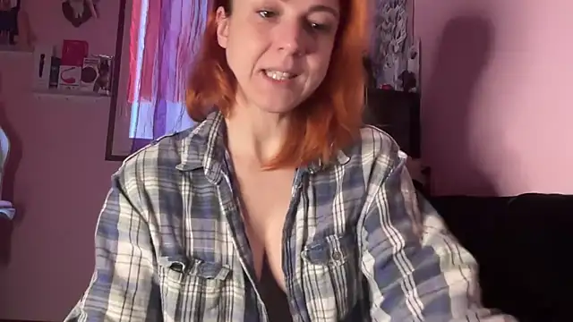 Snapshot of Nikky_Divine chatting on February 16, 2026, 6:42 am Nikky Divine online show from February 16, 2026, 6:42 am