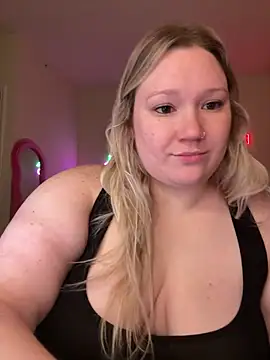 Snapshot of PiggyRose chatting on February 1, 2025, 3:30 am PiggyRose online show from February 1, 2025, 3:30 am