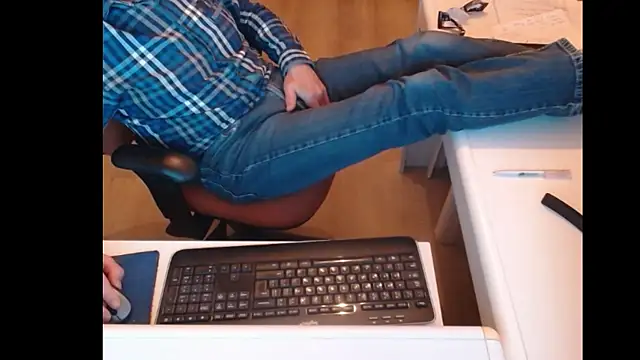 Snapshot of dutchpornking chatting on January 21, 2025, 5:51 pm dutchpornking online show from January 21, 2025, 5:51 pm