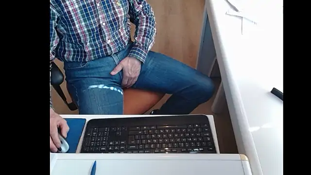 Snapshot of dutchpornking chatting on February 2, 2025, 12:24 pm dutchpornking online show from February 2, 2025, 12:24 pm
