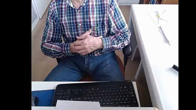 Snapshot of dutchpornking chatting on February 3, 2025, 8:13 am dutchpornking online show from February 3, 2025, 8:13 am