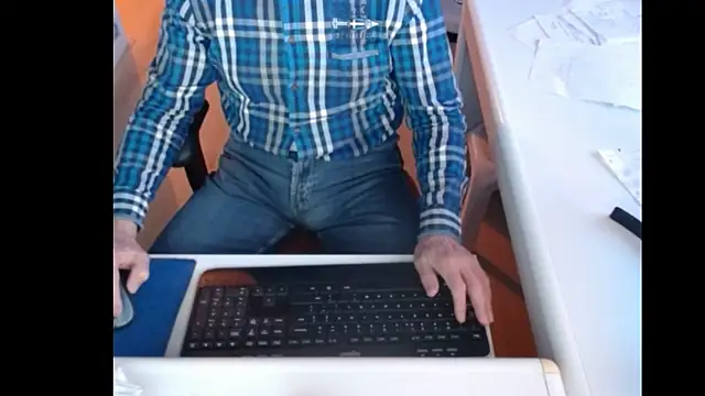Snapshot of dutchpornking chatting on February 6, 2025, 7:45 am dutchpornking online show from February 6, 2025, 7:45 am