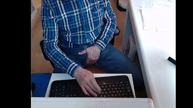 Snapshot of dutchpornking chatting on February 8, 2025, 12:39 pm dutchpornking online show from February 8, 2025, 12:39 pm