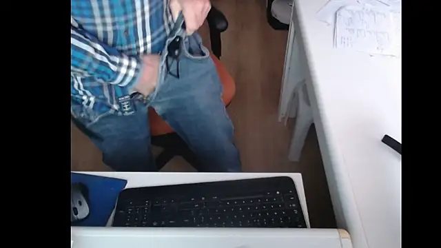 Snapshot of dutchpornking chatting on February 9, 2025, 3:56 pm dutchpornking online show from February 9, 2025, 3:56 pm