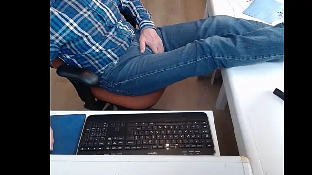 Snapshot of dutchpornking chatting on March 8, 2025, 3:02 pm dutchpornking online show from March 8, 2025, 3:02 pm