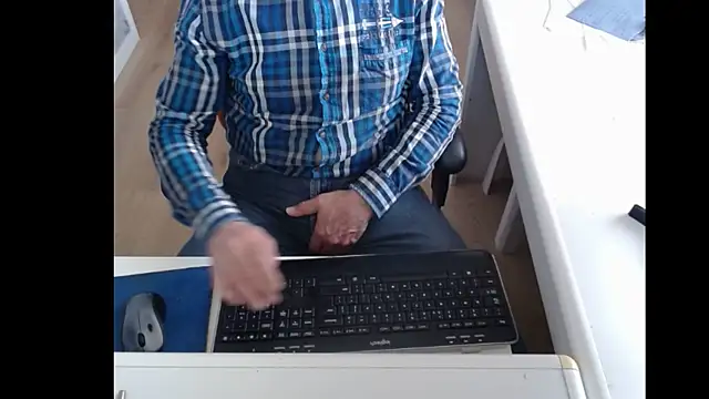Snapshot of dutchpornking chatting on March 9, 2025, 8:40 am dutchpornking online show from March 9, 2025, 8:40 am