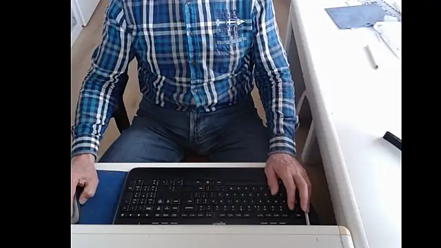 Snapshot of dutchpornking chatting on March 10, 2025, 7:53 am dutchpornking online show from March 10, 2025, 7:53 am