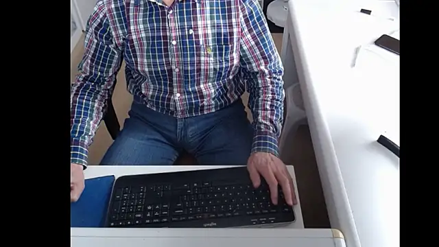 Snapshot of dutchpornking chatting on March 14, 2025, 11:34 am dutchpornking online show from March 14, 2025, 11:34 am