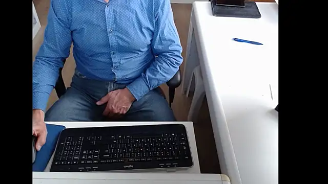 Snapshot of dutchpornking chatting on October 9, 2025, 7:39 am dutchpornking online show from October 9, 2025, 7:39 am
