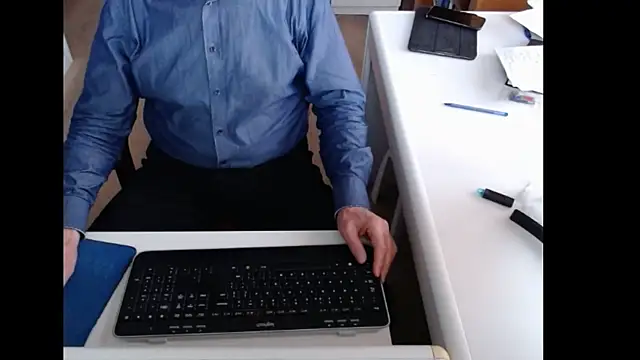 dutchpornking online show from November 24, 2025, 8:03 am