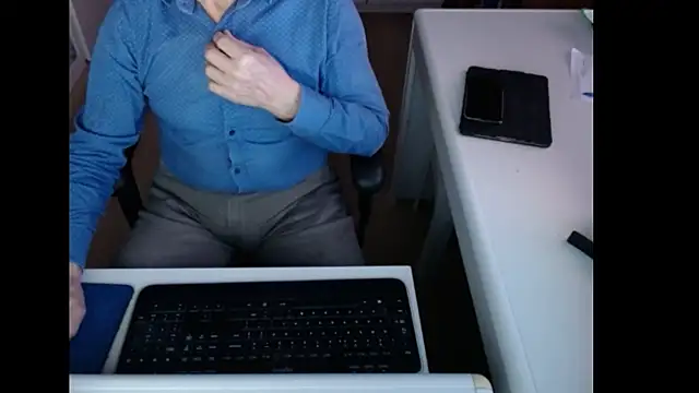 dutchpornking online show from December 18, 2025, 7:36 am