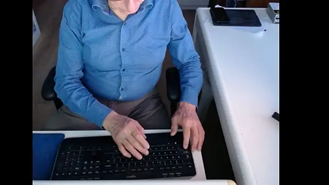 Snapshot of dutchpornking chatting on January 14, 2026, 8:09 am dutchpornking online show from January 14, 2026, 8:09 am