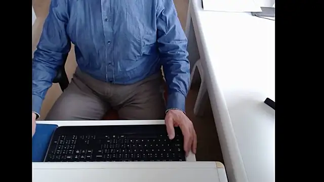 Snapshot of dutchpornking chatting on February 27, 2026, 7:41 am dutchpornking online show from February 27, 2026, 7:41 am